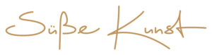 Logo_Suesse_Kunst_Submark_Hinterlegung_Ueberschriften_Schriftzug